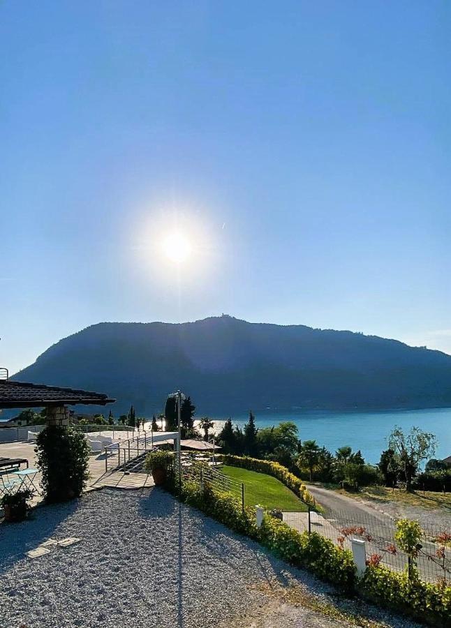 סלה מראזינו Vela Di Soleville Camere Con E Senza Vista Lago Con Ristorante & Pizzeria מראה חיצוני תמונה