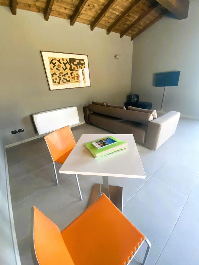 סלה מראזינו Vela Di Soleville Camere Con E Senza Vista Lago Con Ristorante & Pizzeria מראה חיצוני תמונה